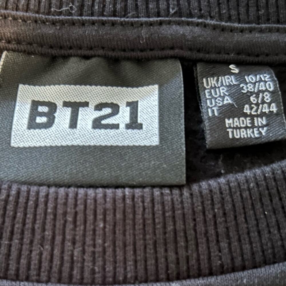 Rare BTS BT21 sweatshirt pullover small women’s US 6/8 black crewneck - Picture 8 of 11